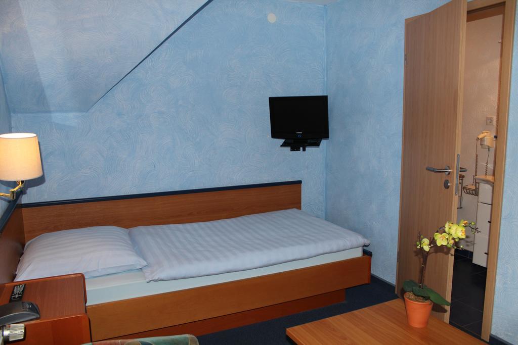 Hotel Rosenhof Düsseldorf Room photo